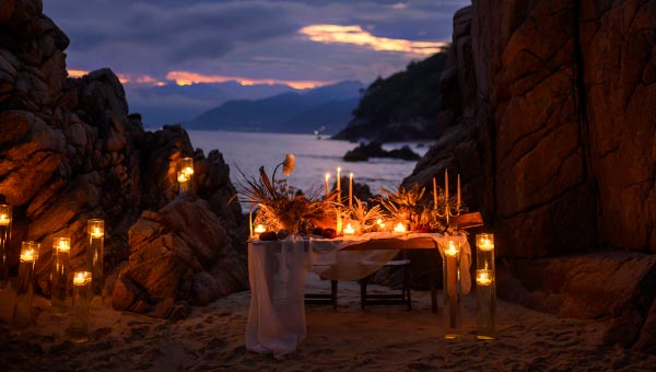 Romantic Beach Dinner