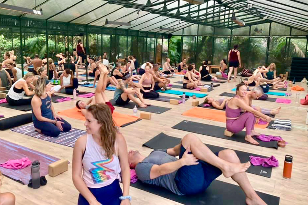 ¿Los retiros de yoga sí son negocio?