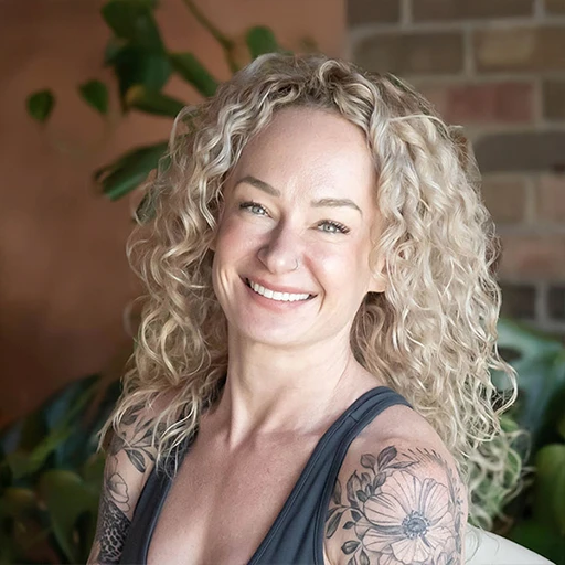 Cara Unrue Photo as a group leader at Xinalani Retreat