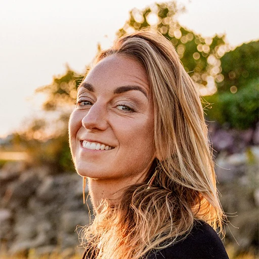 Sarah Oleson Photo as a group leader at Xinalani Retreat