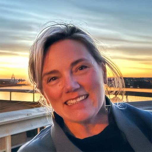 Stephanie Keys Photo as a group leader at Xinalani Retreat