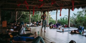 Yoga Restaurativo: Aprender a Recibir