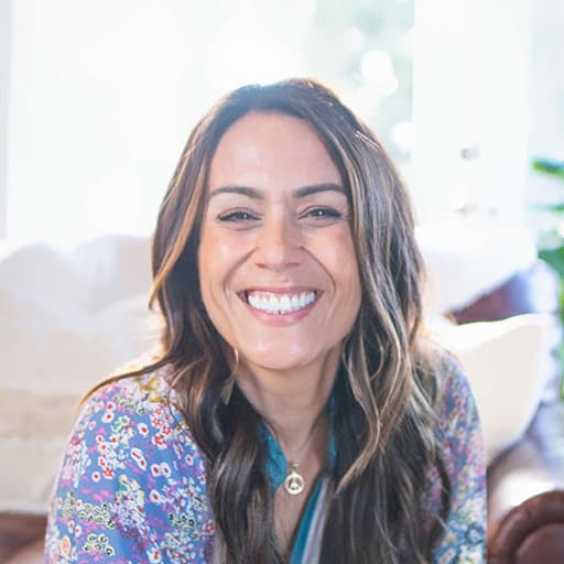 Amy Foreman Photo as a group leader at Xinalani Retreat