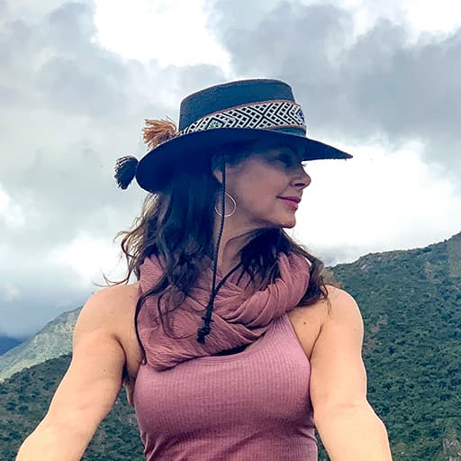 Dawn Stillo Photo as a group leader at Xinalani Retreat