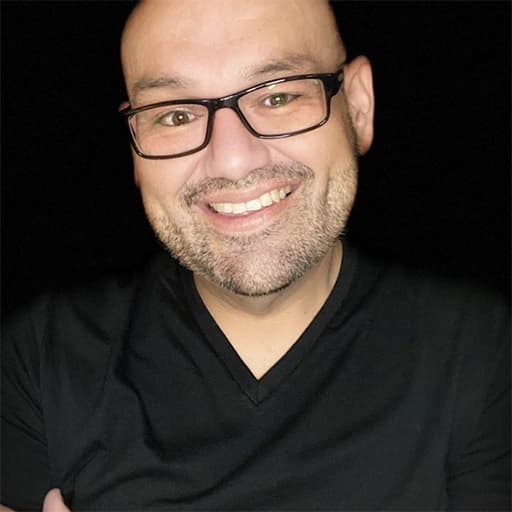 Alex Castro, MA LPC LAC ATP EMDR-Certifiied Photo as a group leader at Xinalani Retreat