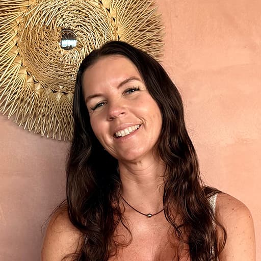 Michelle Waldron Photo as a group leader at Xinalani Retreat