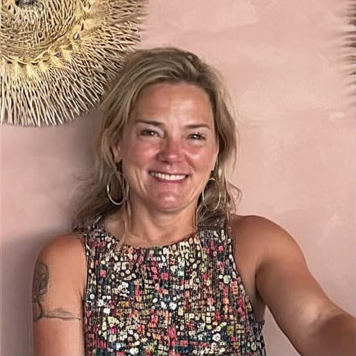 Stephanie Hubber Photo as a group leader at Xinalani Retreat