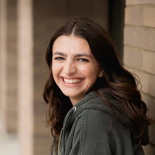 Hannah Madgett Photo as a group leader at Xinalani Retreat